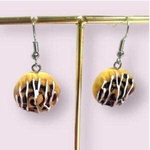 ❤️ FREE Cinnamon Roll Dessert Cake Icing Chic Girly Pop Art Artsy Drop Earrings